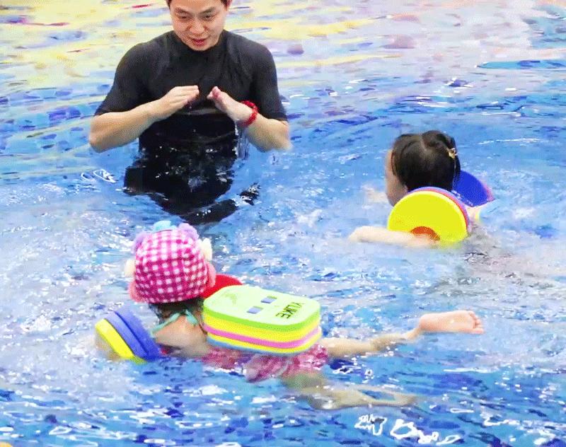 泸州亲子训练营,无边泳池亲子游泳