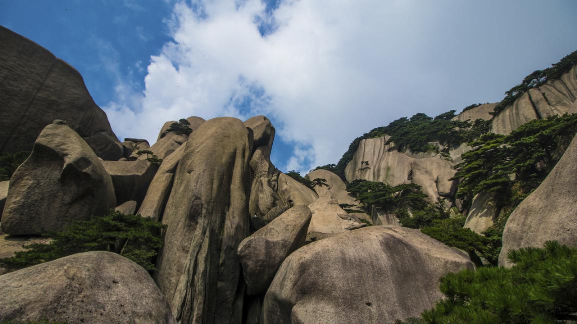 安徽天柱山云雾缭绕人间仙境,安徽天柱山神秘谷
