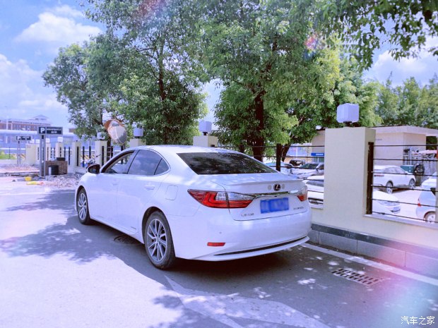 ES300h车主故事-用温度诠释生活真意