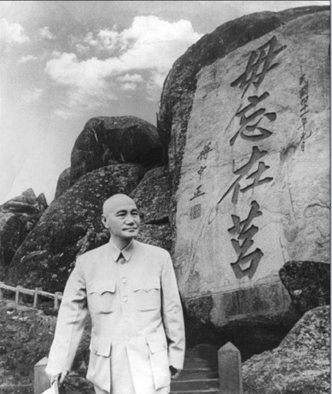 毛*东泽**和蒋介石，是如何评价项羽的？老蒋缺少项羽的“英雄气概”