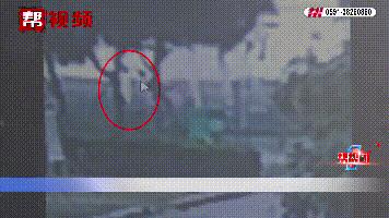 女童被学校足球架砸死,三岁女童在学校