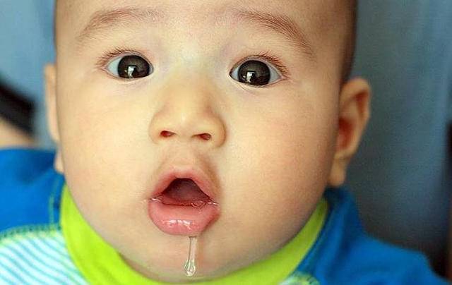 为什么小孩子长牙齿口臭,起床了刷刷牙还是口臭怎么回事