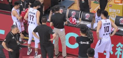 释兵权：辽篮换帅，本赛季路在何方？是天灾还是*祸人**？