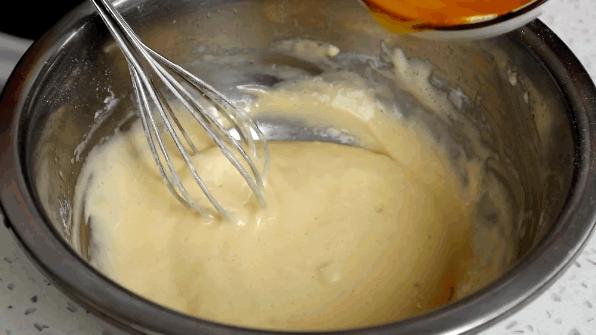 怎样做蛋糕又松又软不塌,做蛋糕蓬松不塌的方法