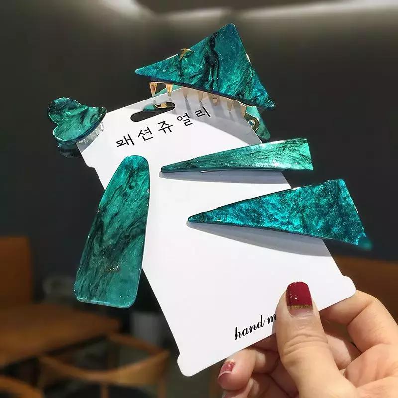 女生发型披头的,女孩子不要再披头散发了