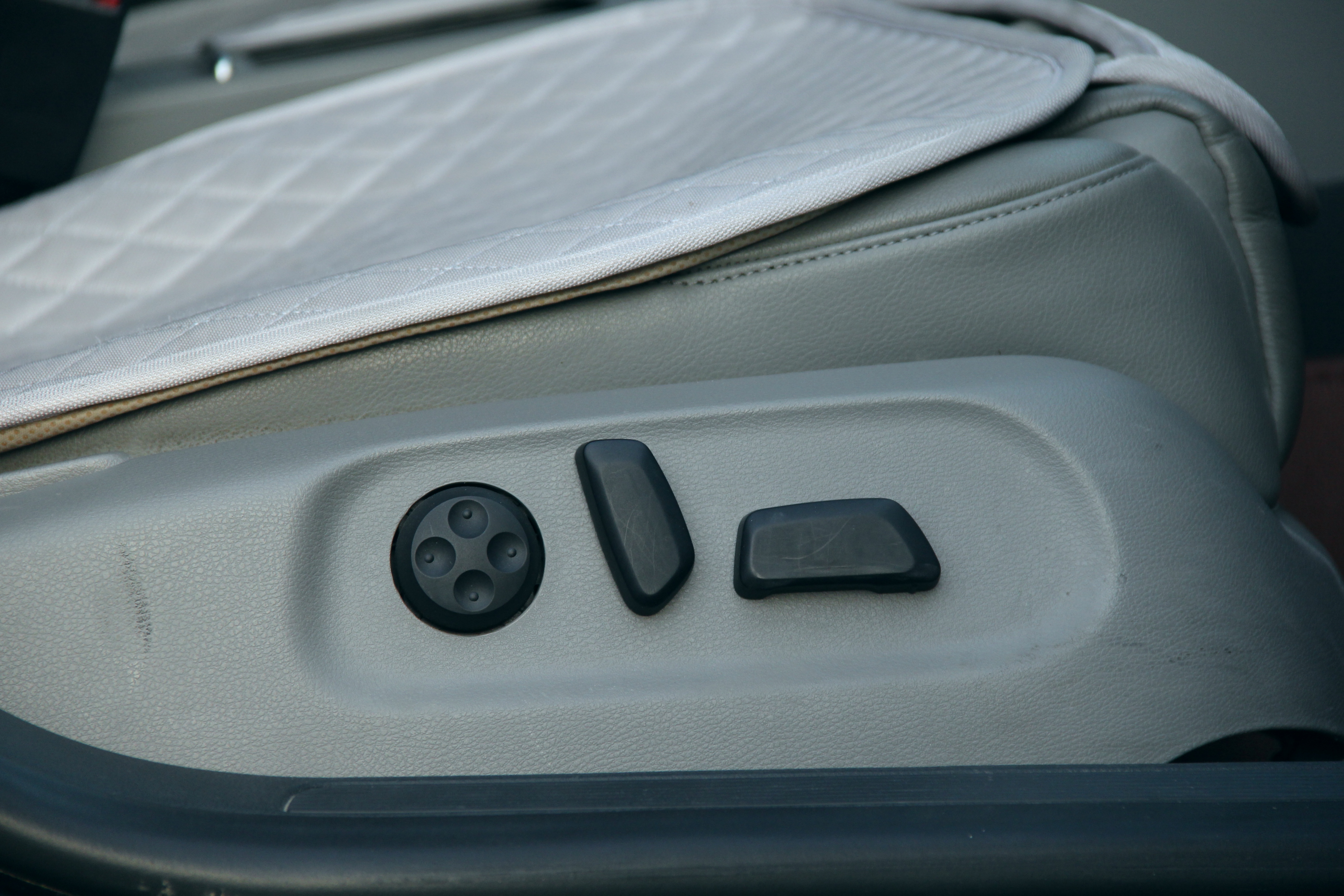 十年车龄的迈腾b6,老款迈腾b6值得买吗