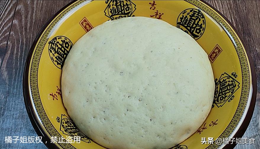 电饭锅不要只煮米饭了，教你用“电饭锅蒸馒头”，吃一次就上瘾