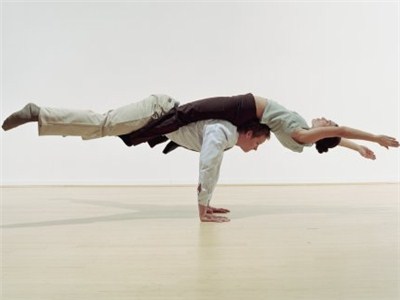 情侣瑜伽动作增进感情,情侣练瑜伽的感受