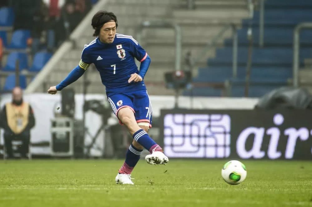 话题中国足球,足球限薪令60万最新政策