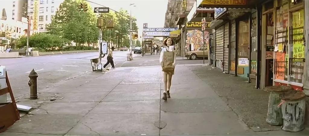 为什么外国人买菜都要抱着纸袋,为什么电视剧买菜都要买芹菜