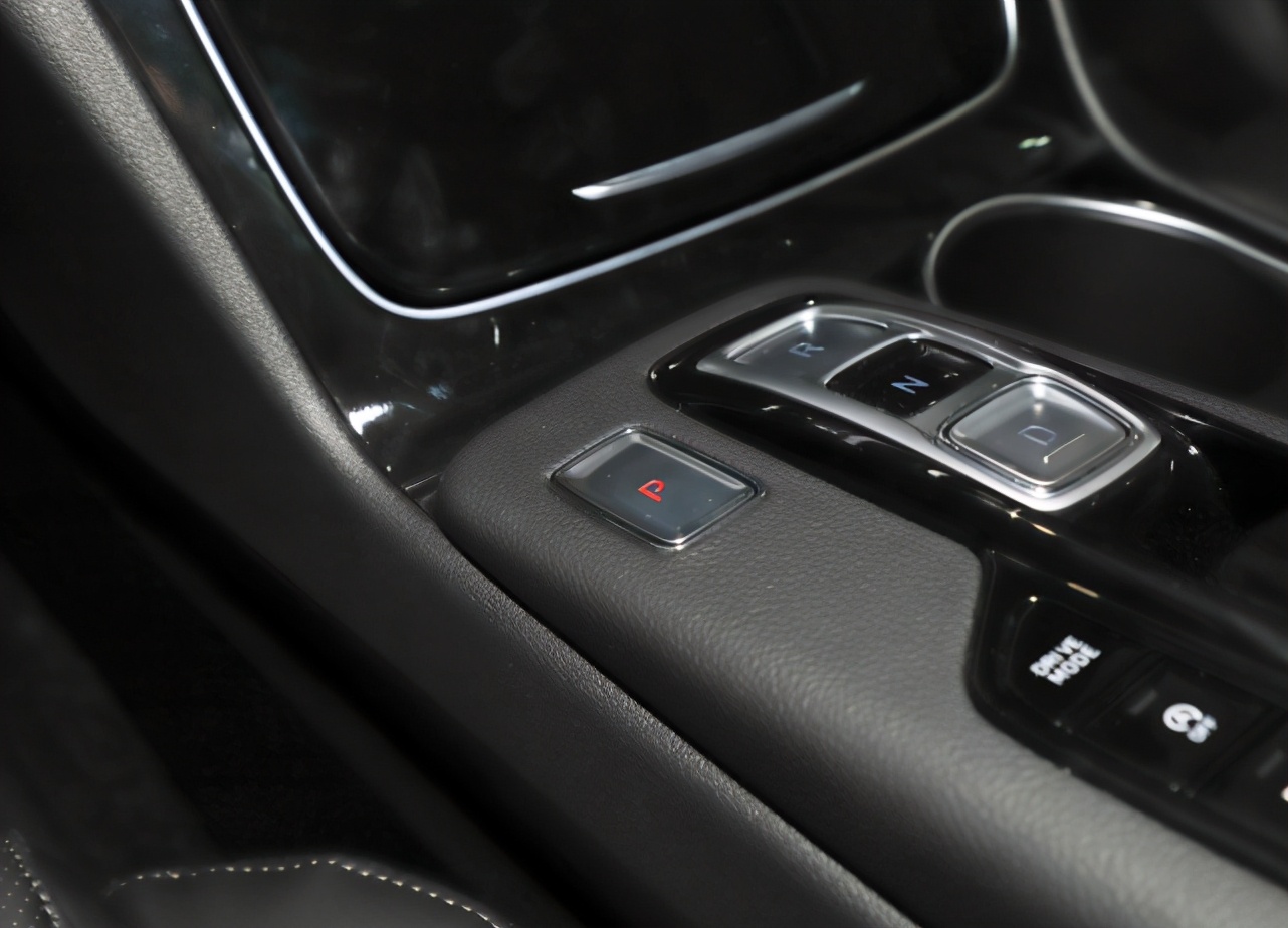 现代胜达为什么销量不好,现代新胜达到底怎么样