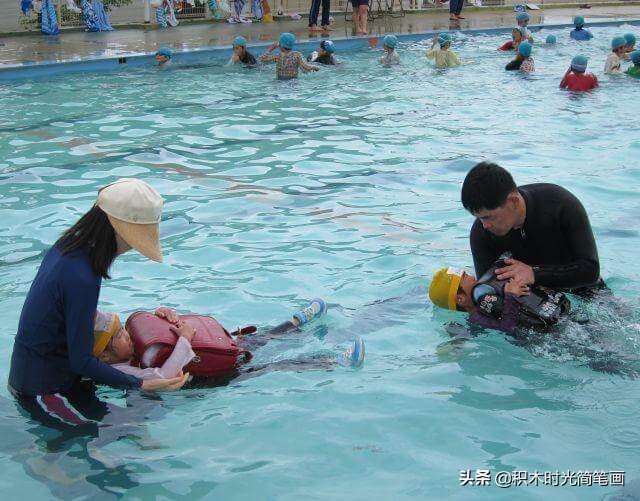 揭秘日本小学生书包，原来真是贵得有道理！