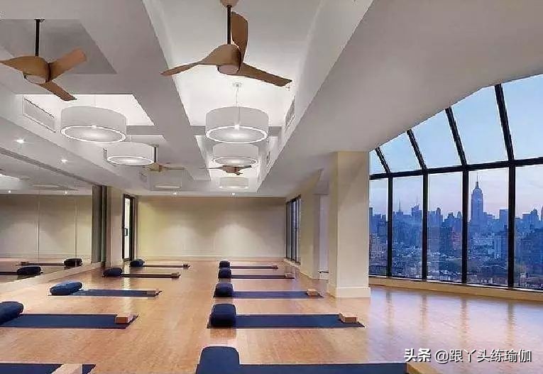 初学者学习瑜伽怎么练,零基础瑜伽入门怎么开始练好呢