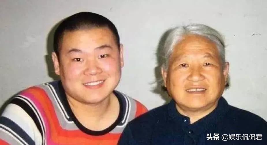 岳云鹏和老婆日常,岳云鹏老婆晒一家四口