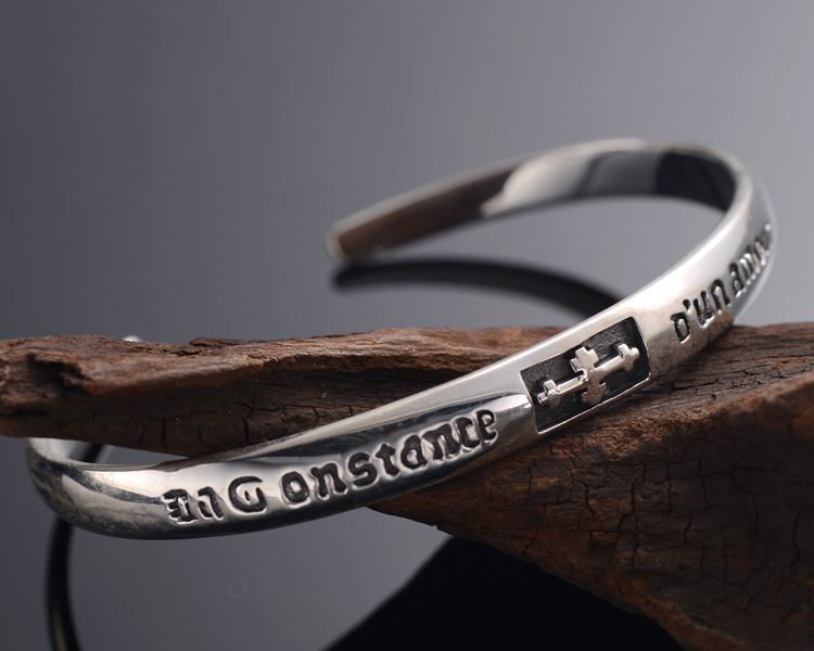 lv手链男士钛钢手链,男士戴金手链好还是银手链好