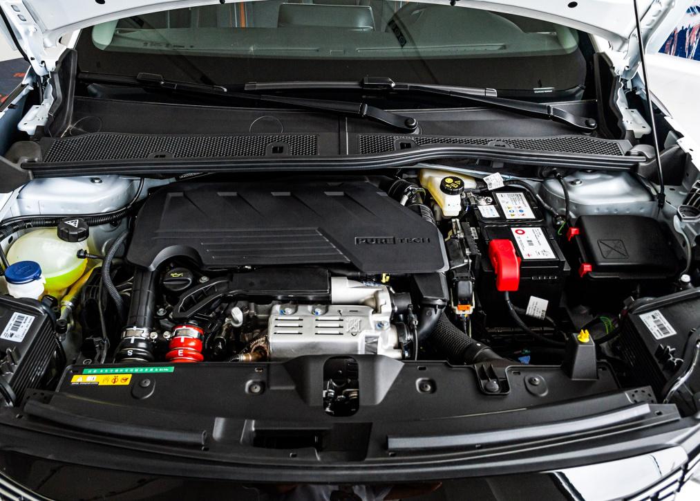 新款标致20081.2t三缸发动机,2015年1.6L标致2008是三缸机吗