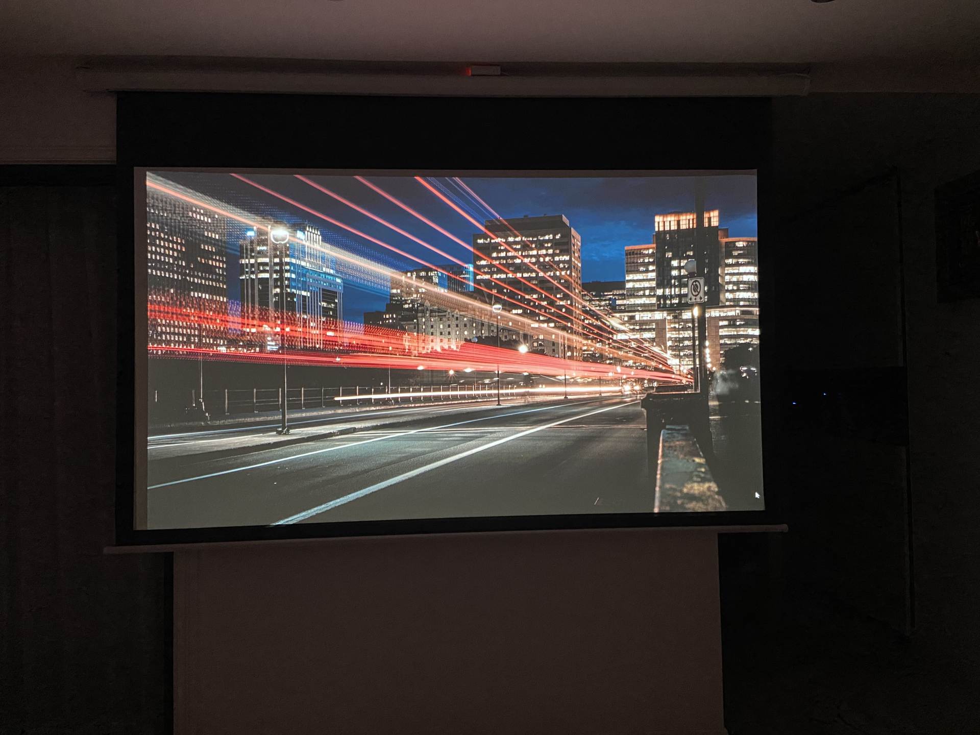 4k智能投影仪,智能4k声控投影仪