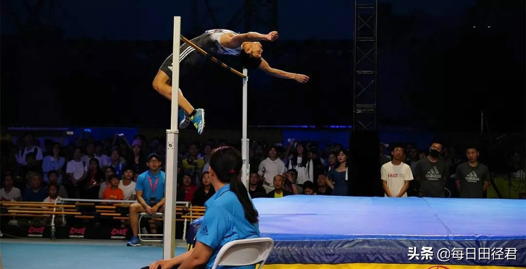 跳高名将王宇轻松越过2.30米,王宇最新跳高纪录