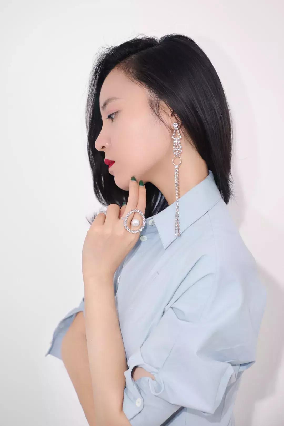 刘亦菲耳环搭配图片,刘亦菲脸小吗