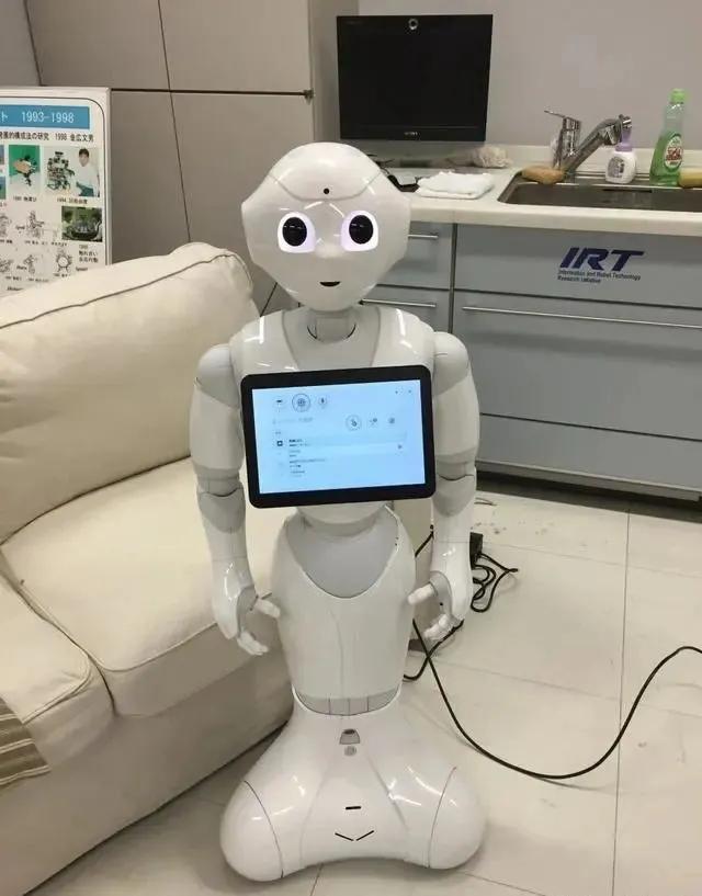 为什么日本生产的手机那么便宜,日本产和中国产的手机哪个好