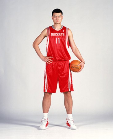 巅峰时期的姚明有多可怕,一个视频告诉你巅峰姚明有多强