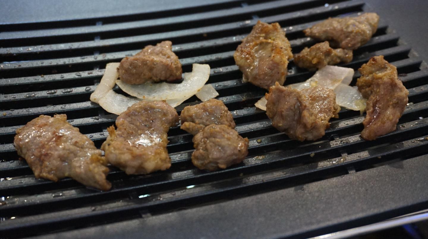 吹着空调吃烤肉空调有味道,吹着空调吃着烤肉