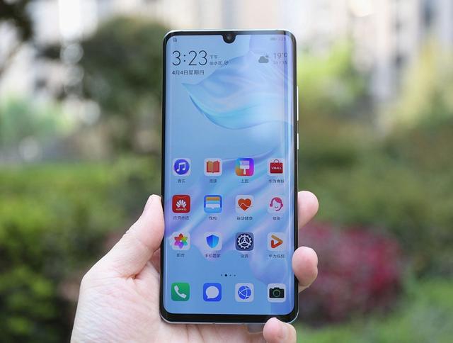 华为手机用久了总弹出内存不足？教你关闭2个设置，立刻省10G内存