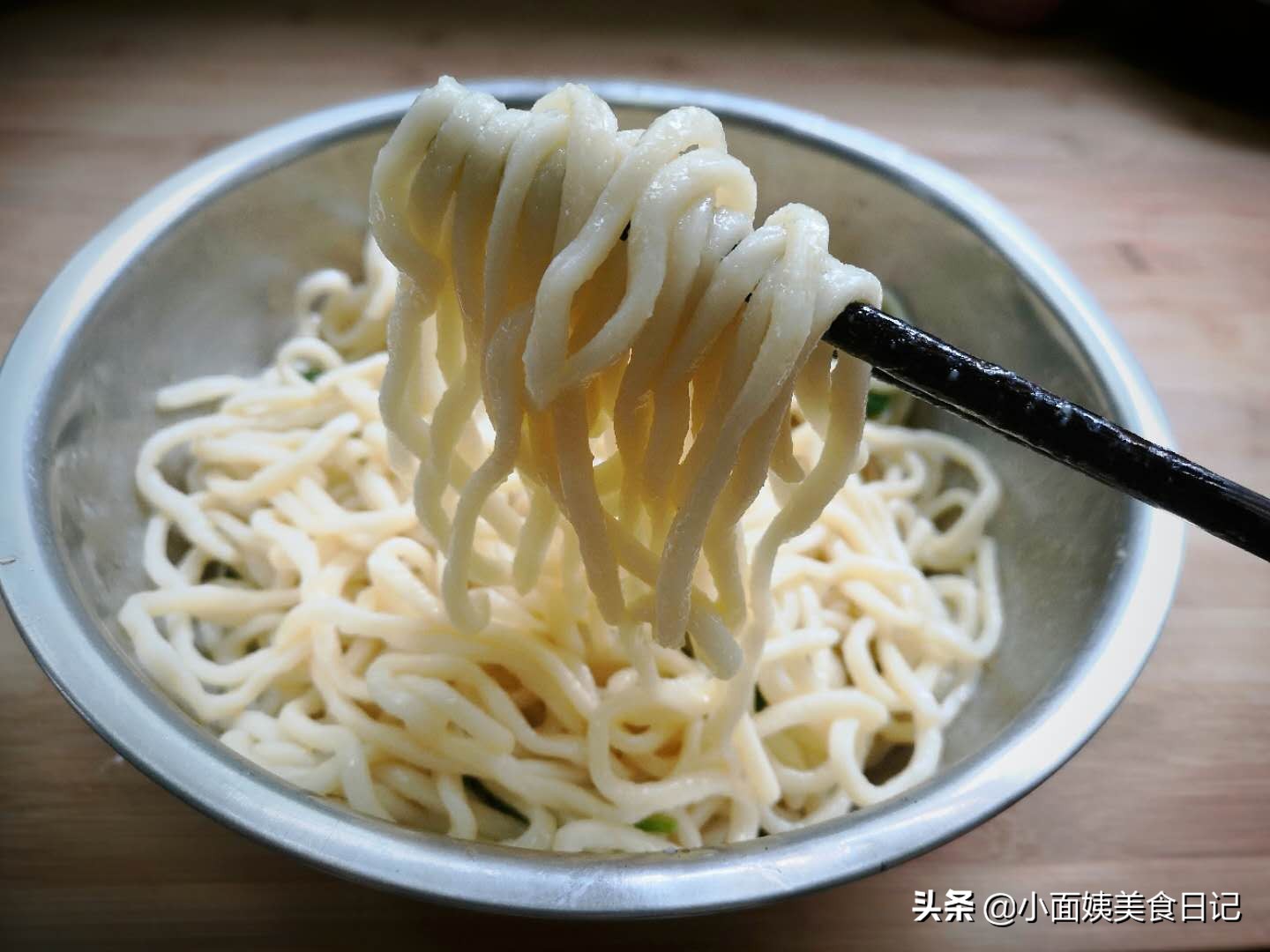 夏天凉面的做法简单易做,大热天教你做凉面调料