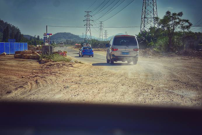 全新一代瑞虎8穿越剑门关,全新一代瑞虎8十万人百城公测