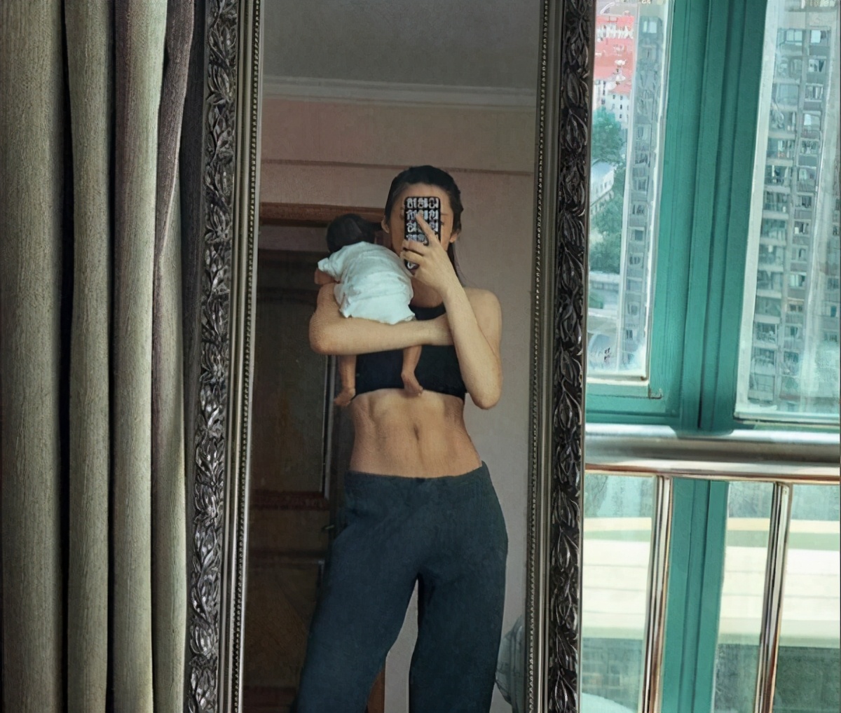 孕七个月隐约看到马甲线,怀孕马甲线特别明显