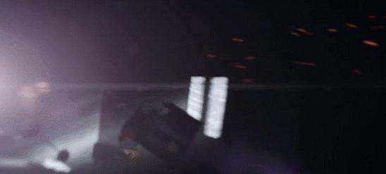 千万不要接来自过去的电话，女主救活了爸爸，但恶魔杀手也跟来了