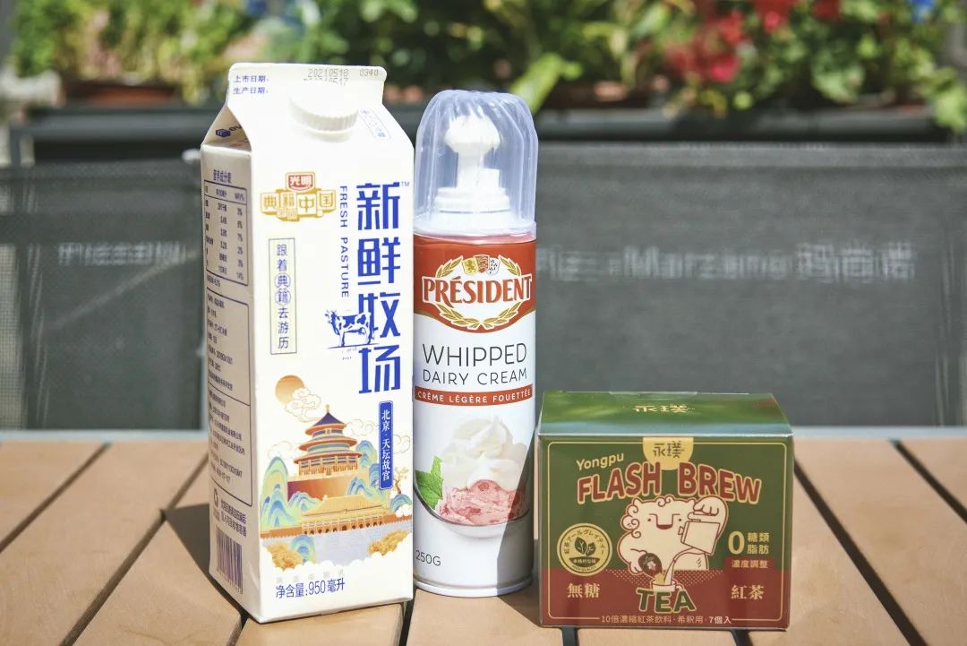 luckincoffee瑞幸咖啡生椰拿铁,复刻瑞幸生椰丝绒拿铁