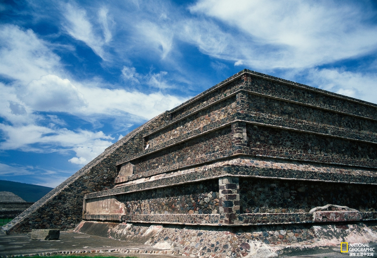 考古学家发现神秘古墓,考古学家发现神秘墓葬完整版