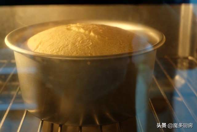 用鸡蛋做蛋糕不用打蛋器不用面粉,想吃蛋糕不用买自己在家做