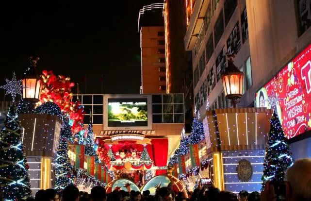 香港暴徒砸英资银行，是眼瞎吗？非也