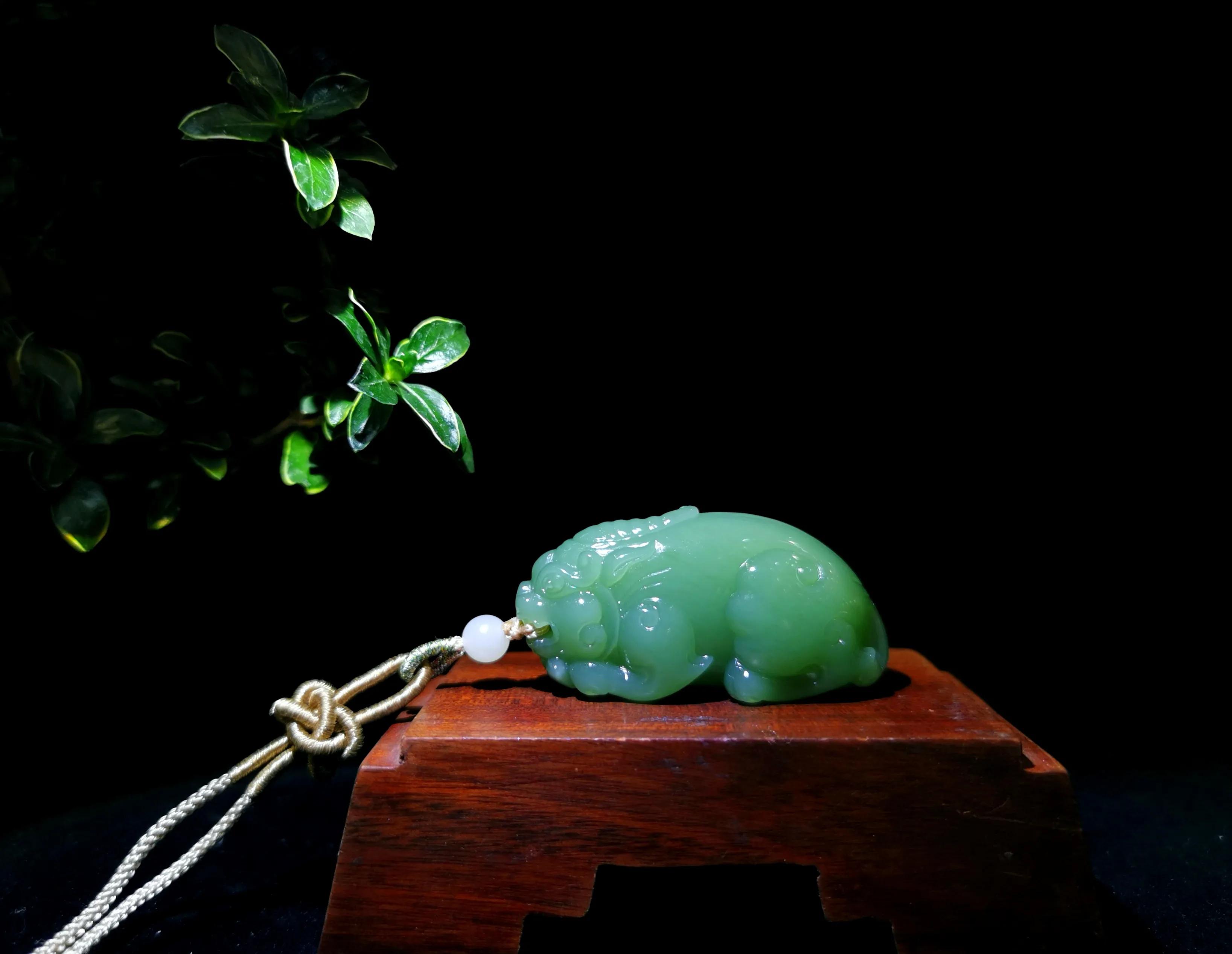 和田玉中的新宠,翡翠新宠蓝水