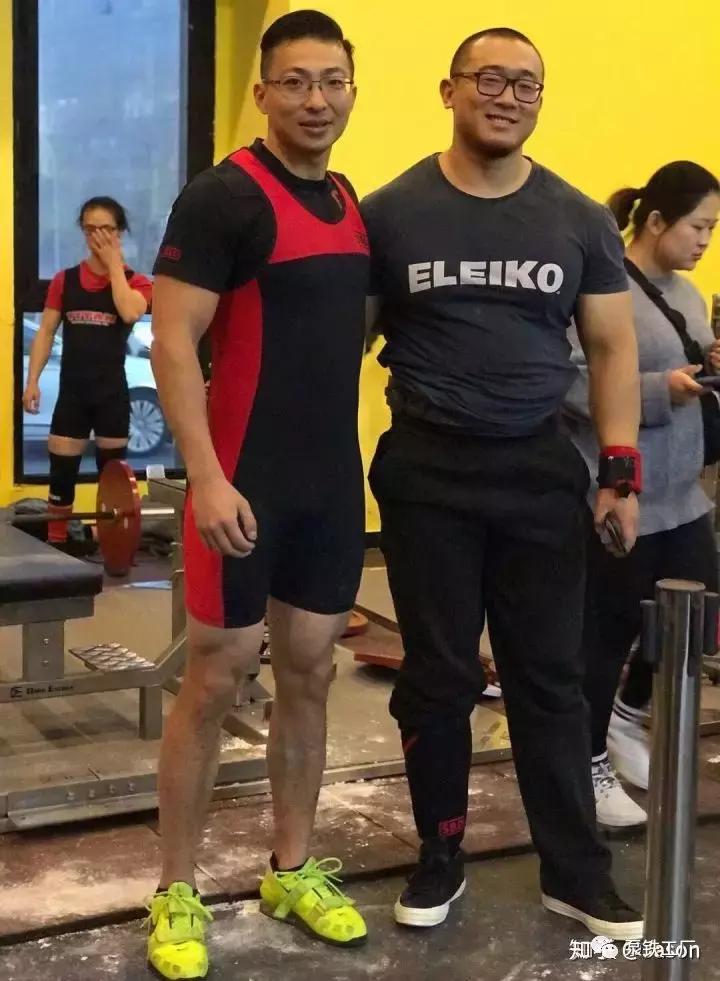 健身多久可以尝试力量举 (健身几年可以练力量举)