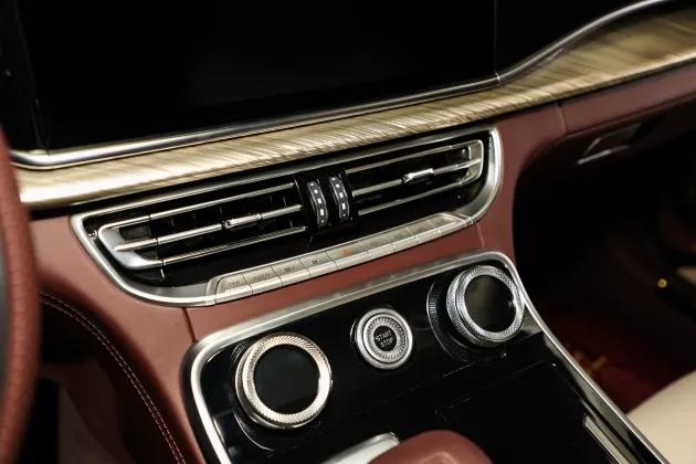 敢在人民大会堂开发布会的品牌看完我大写的服了