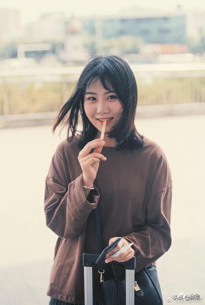 连​她也要被质疑靠腿炒作？