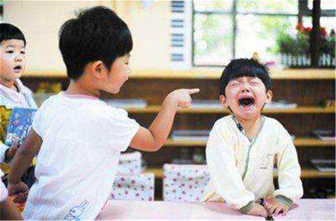 孩子在学校被打应该怎么解决,孩子在学校被打该怎么做