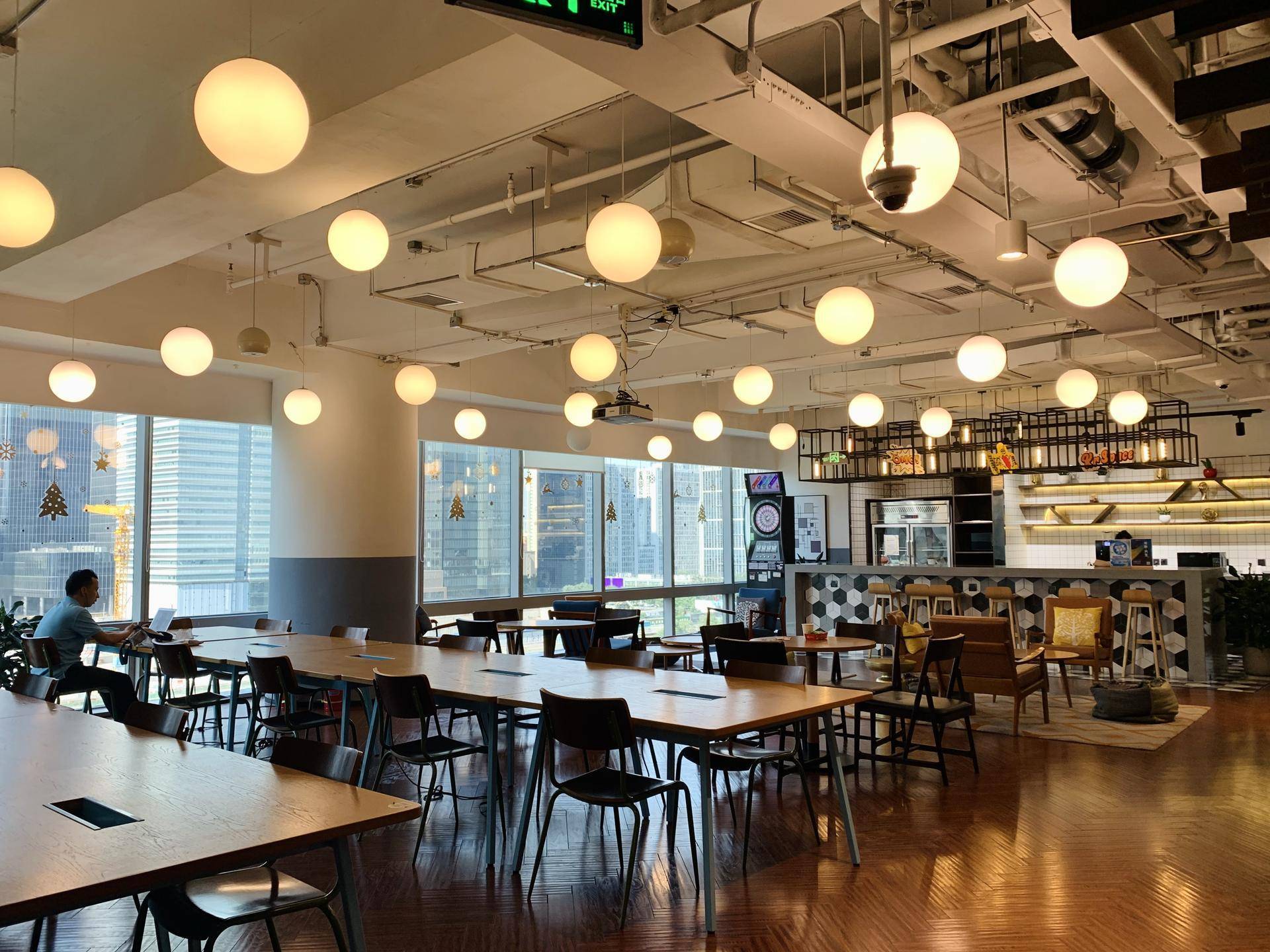 倒闭、空置、流血上市，共享办公还能撑多久？