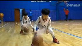 两个月前的边线球未解，现在又来个乌龙球！中国队，求你别急了