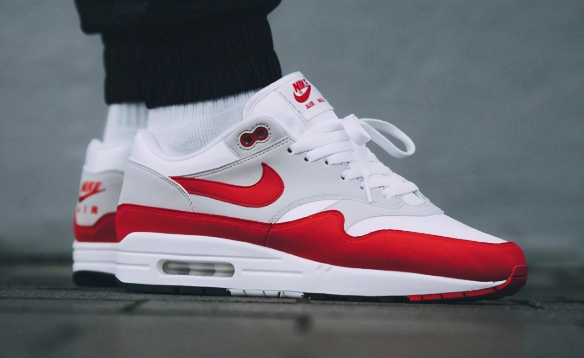 耐克品牌故事!NIKE品牌发展史耐克经典款式