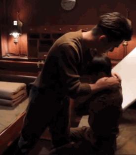 他俩到底分没分？甜蜜恋爱时怎么也没想到现在会撕成这样吧