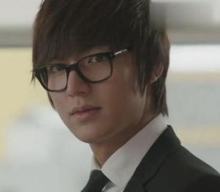 怎样挑选适合自己脸型的眼镜男,怎么选眼镜才能更好看男生