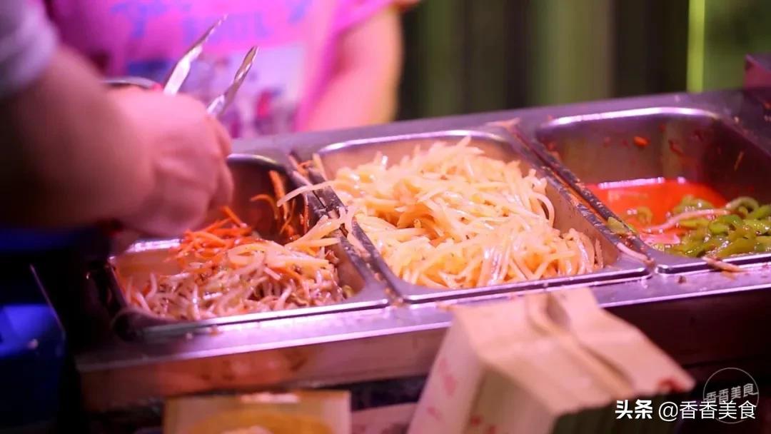 沉甸甸咧着口，每次遇到都排队，究竟是啥征服了吃货