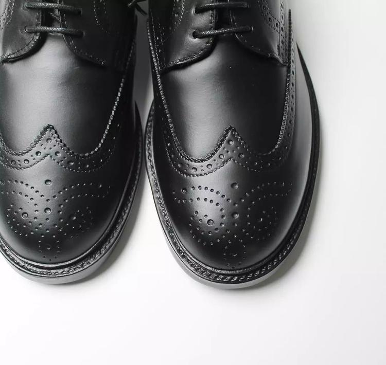 下雨天该不该穿aj,适合在雨天穿的aj