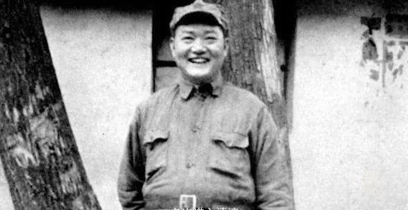 将军罗炳辉：外号“罗大肚子”，因肥胖患上高血压，牺牲在建国前