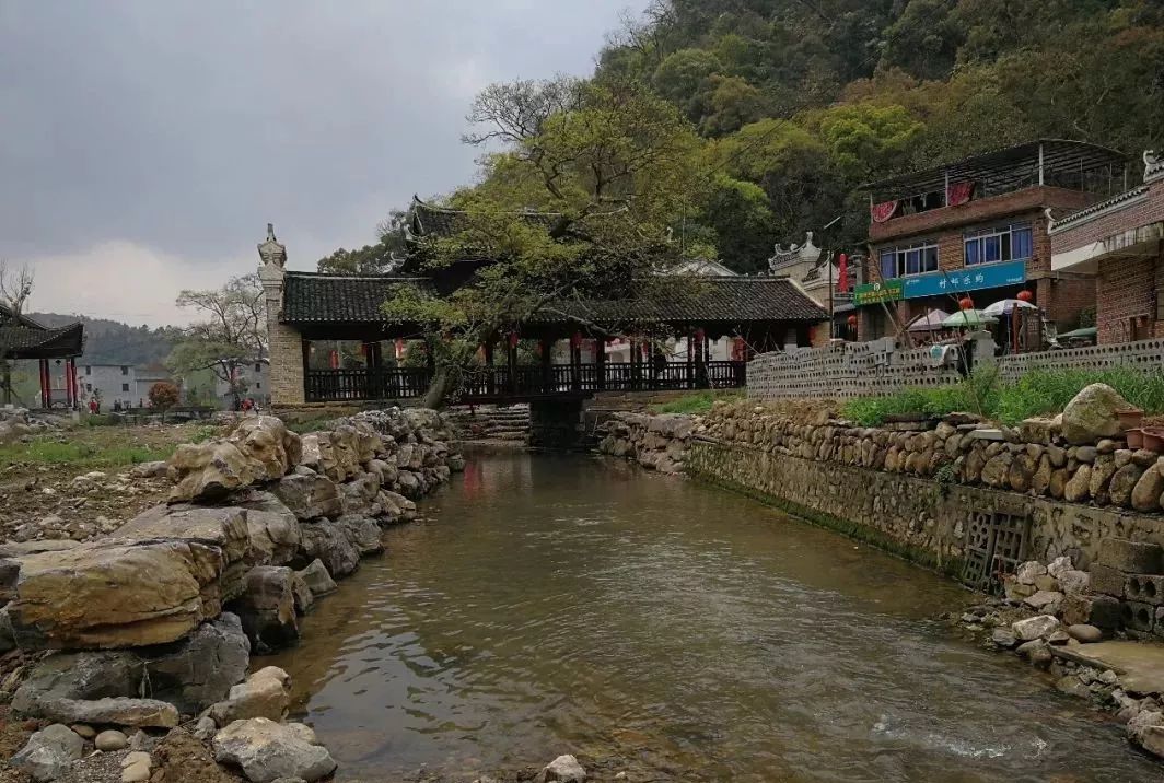 璐哄窞鏄ヨ妭鐗规畩椋庝織,璐哄窞瀹朵埂椋庝織鏂囧寲