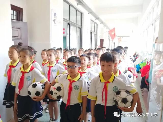 小学校园足球比赛精彩瞬间七人制,新区第五届中小学校园足球比赛